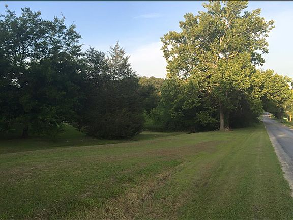 4th image of 2216 Indian Creek Rd