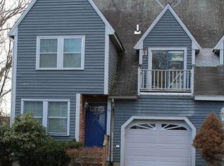 18 Midgley Ln, Worcester, MA 01604