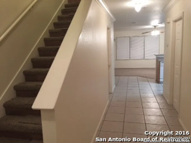 3 bed, 2.5 bath, 1388 sqft, $1,395 — Photo 3