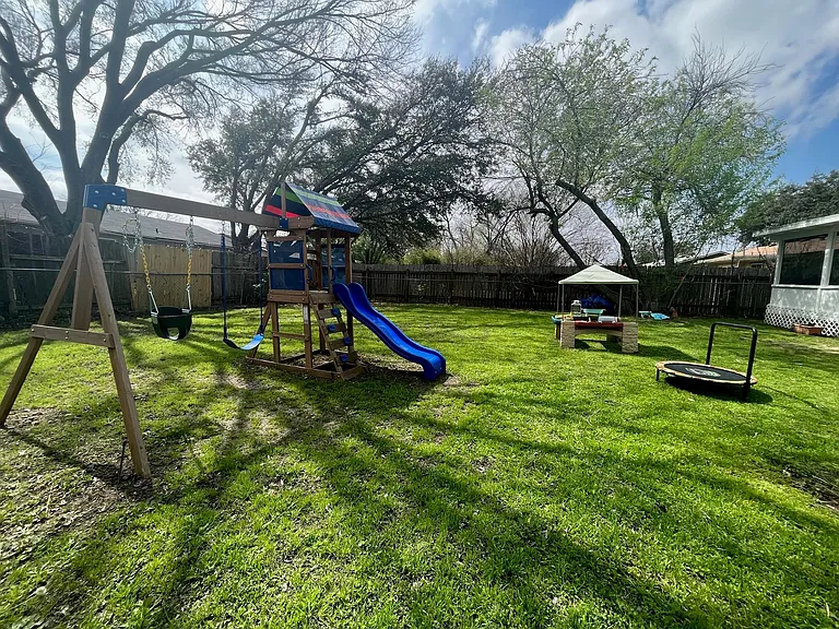 2511 E Stassney Ln — Photo 26