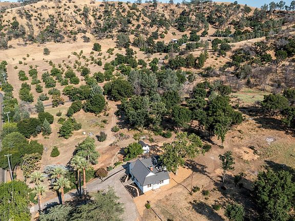 2nd image of 8282 Pleasants Valley Road