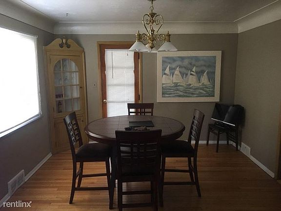 4th image of 3267 Rocky River Dr