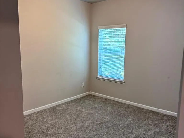 4499 Savannah Dr — Photo 31
