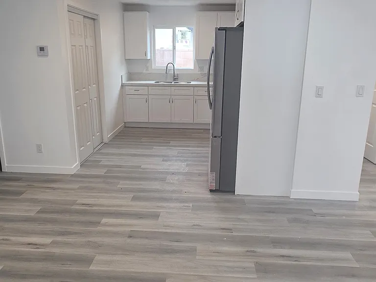 1177 W Phillips Blvd — Photo 7