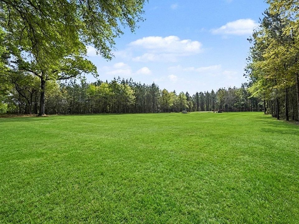 1st image of 132 Oak Estates Way