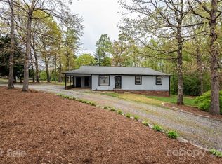 2807 34th Ave NE, Hickory, NC 28601