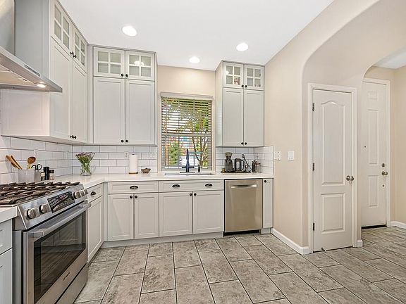 4th image of 6137 Rolkingham Ln