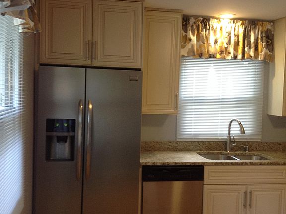 Stainless steel appliances, granite counter tops