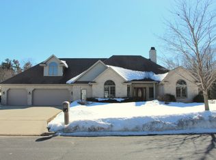 131 Woodview Ln, Luxemburg, WI 54217