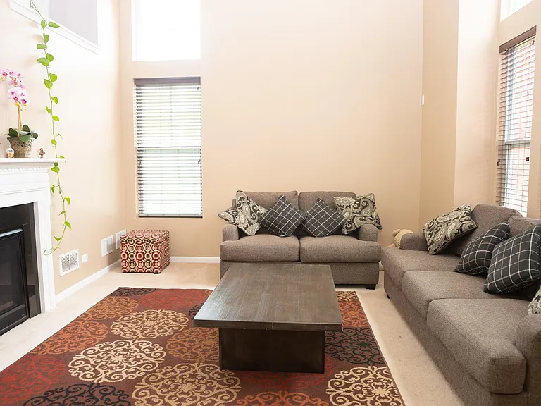 506 Grosvenor Ln — Photo 55