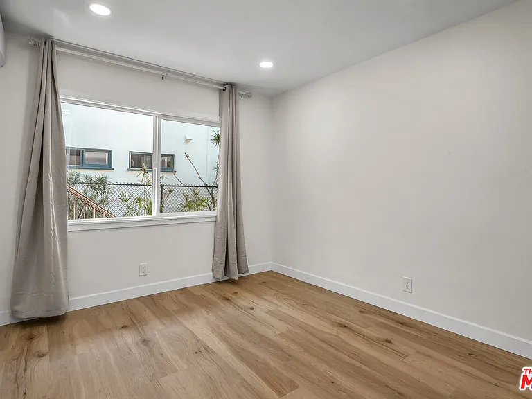 2027 Euclid St #C — Photo 11