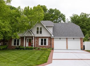 6118 NW Pineridge Cir, Kansas City, MO 64152