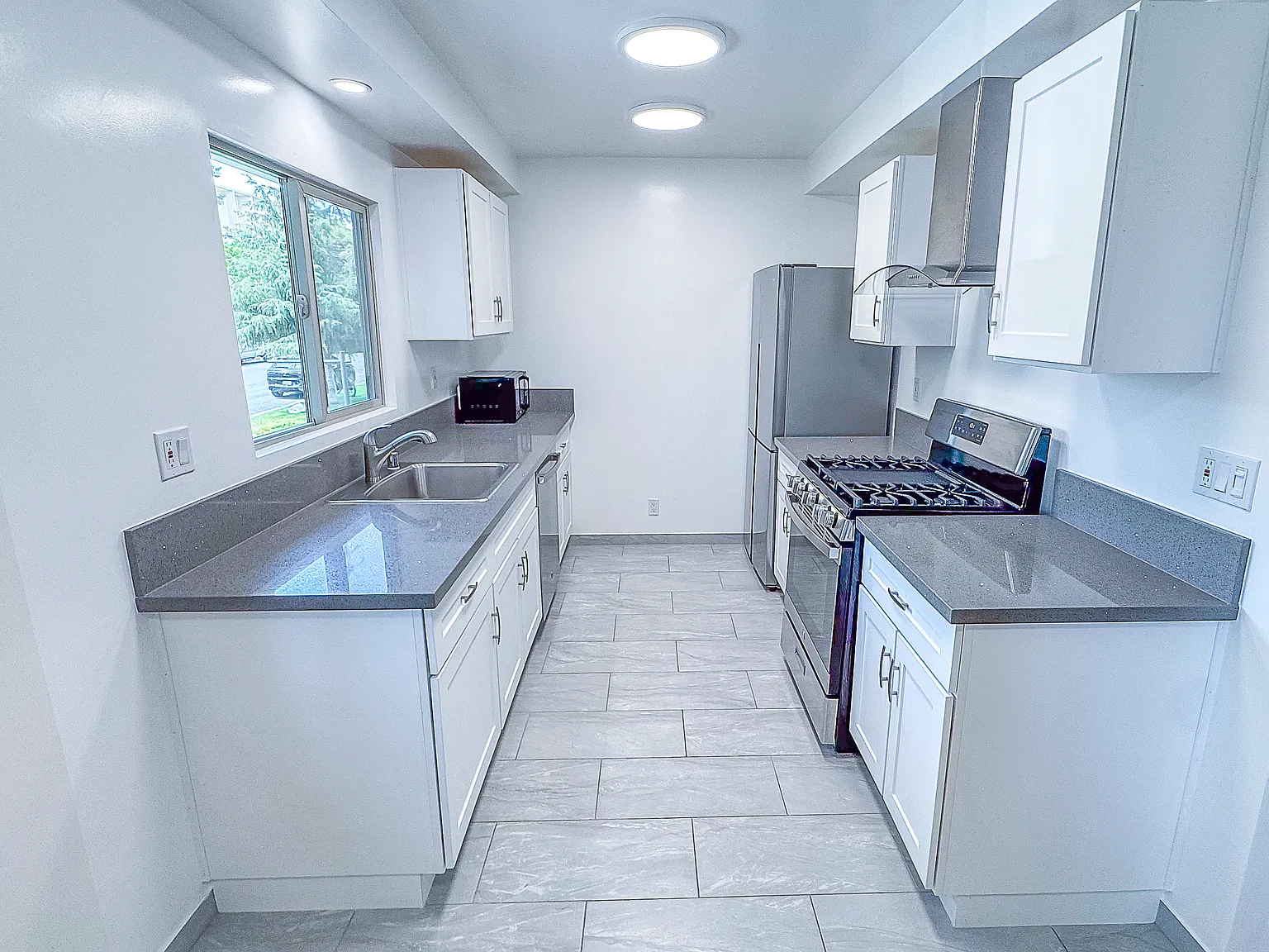1 bed, 850 sqft, $3,450 — Photo 1