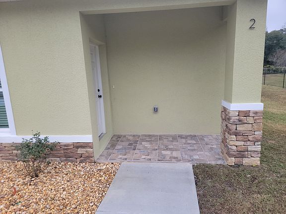 3rd image of 709 NW 22nd Ct Unit 1 & 2