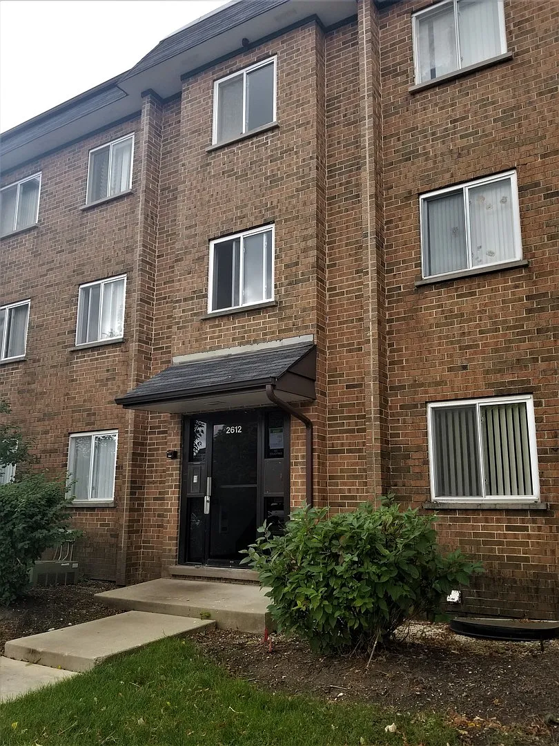 2 bed, 1.5 bath, 1100 sqft, $2,500 — Photo 1
