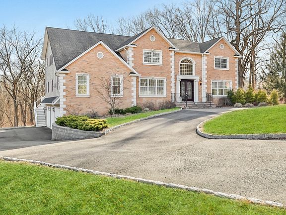 4th image of 34 Renfrew Rd