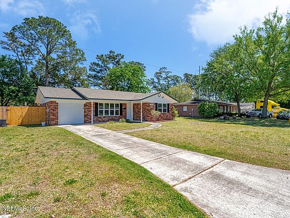 3rd image of 7925 PRAVER Drive E