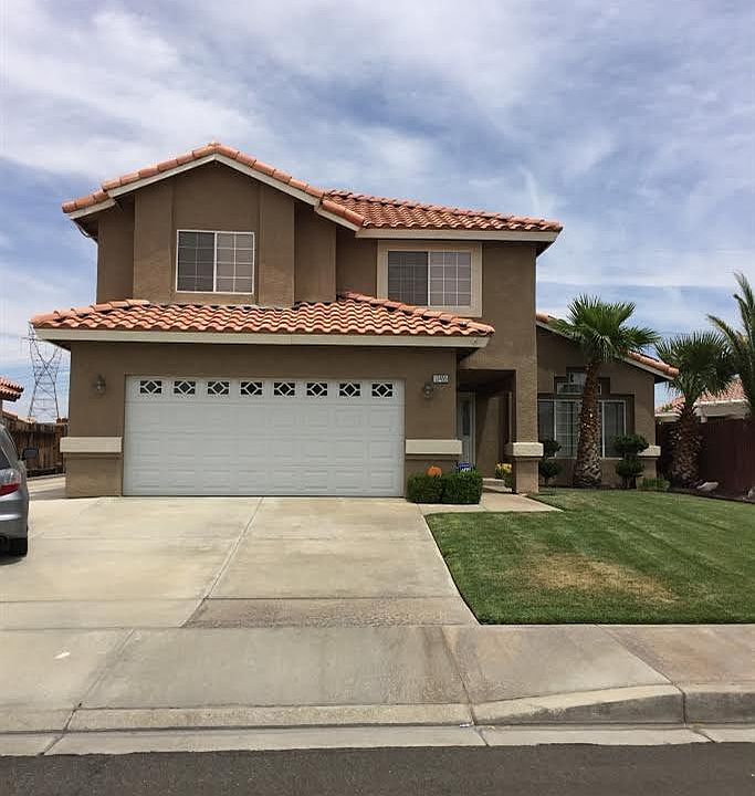 2nd image of 12455 Parkwood Pl