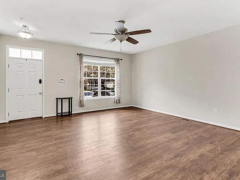 3657 Bedford Dr — Photo 5