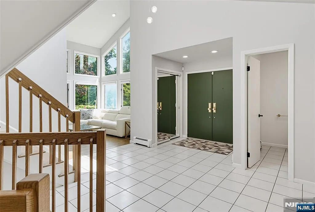 4 bed, 4.0 bath, $7,900 — Photo 4