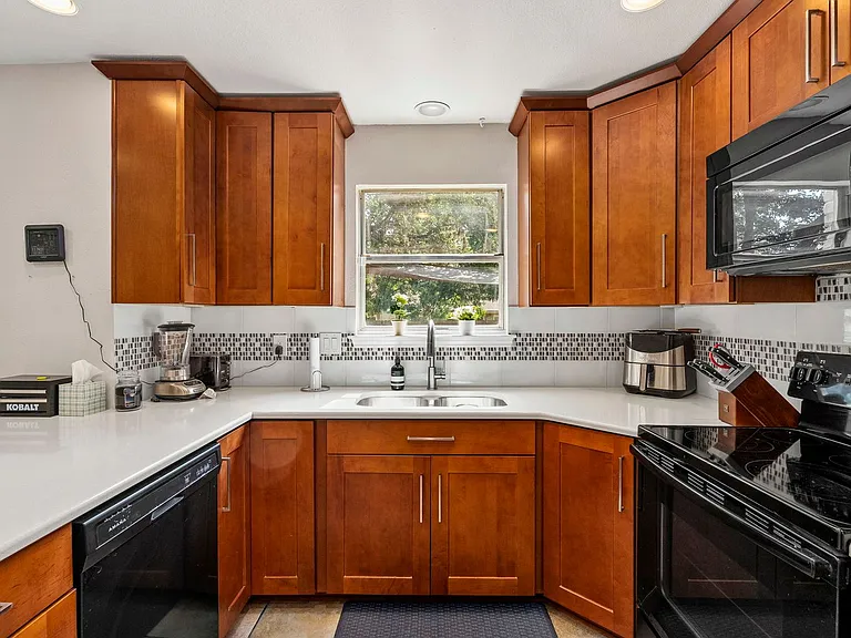 7306 Park Trl W — Photo 12
