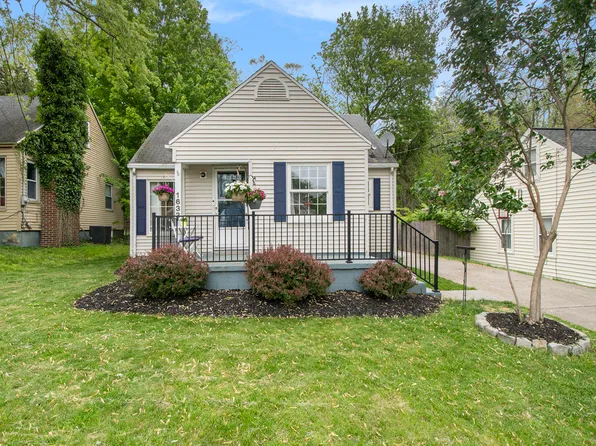 1633 Shangrai La Dr SE, Grand Rapids, MI 49508