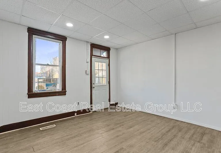 218 N College St — Photo 6
