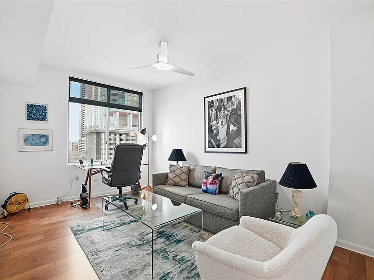 54 Rainey St #1018 — Photo 20