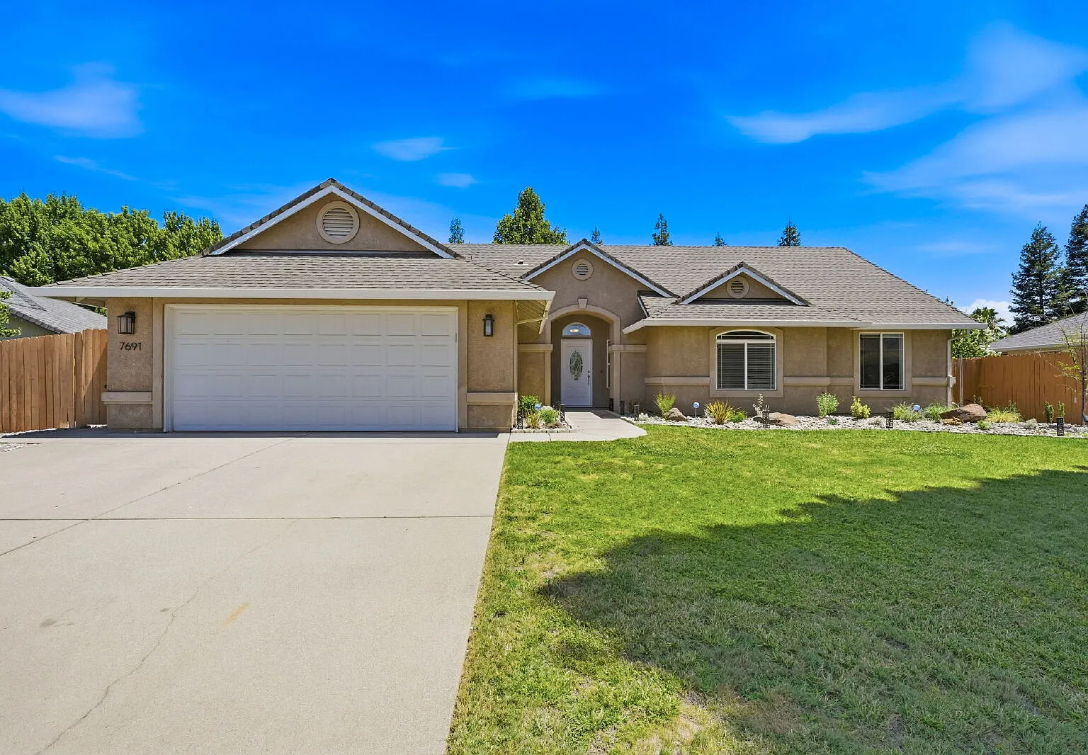 3 bed, 2.0 bath, 1600 sqft, $2,550 — Photo 1