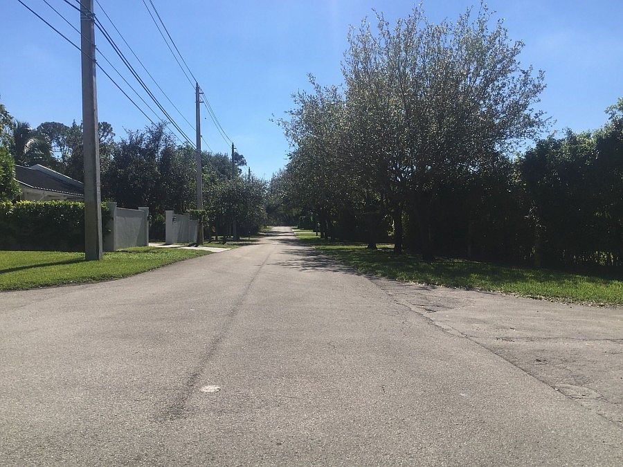 2nd image of 9755 SW 84th Ave
