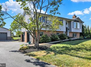 12 Clover Ct, Leesport, PA 19533