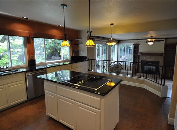 5th image of 4657 Castana Dr