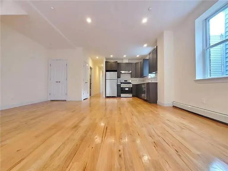121 Bay 23rd St #3 — Photo 6