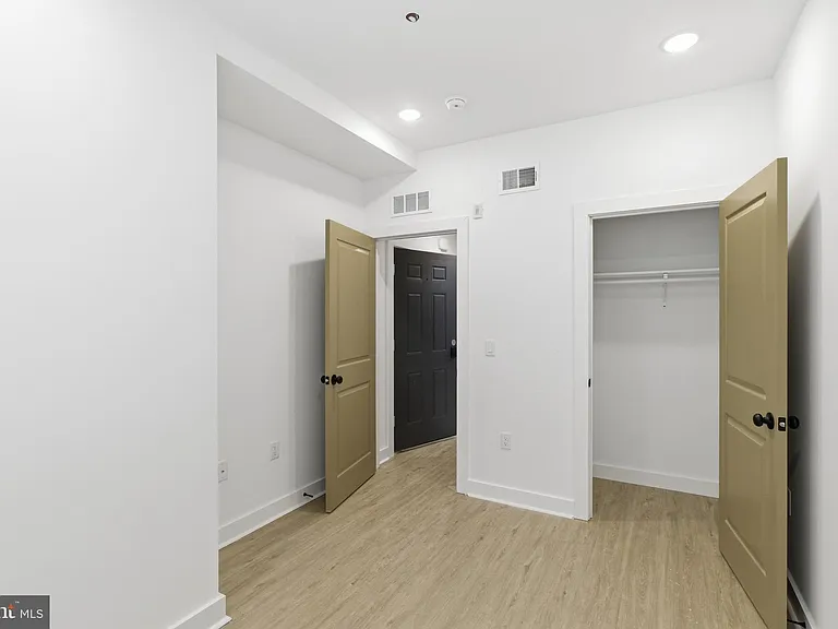 863 N 43rd St #2 — Photo 4