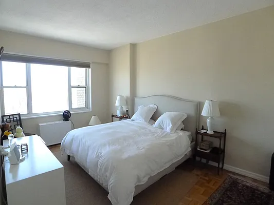 Rented by Sotheby's International Realty | media 18