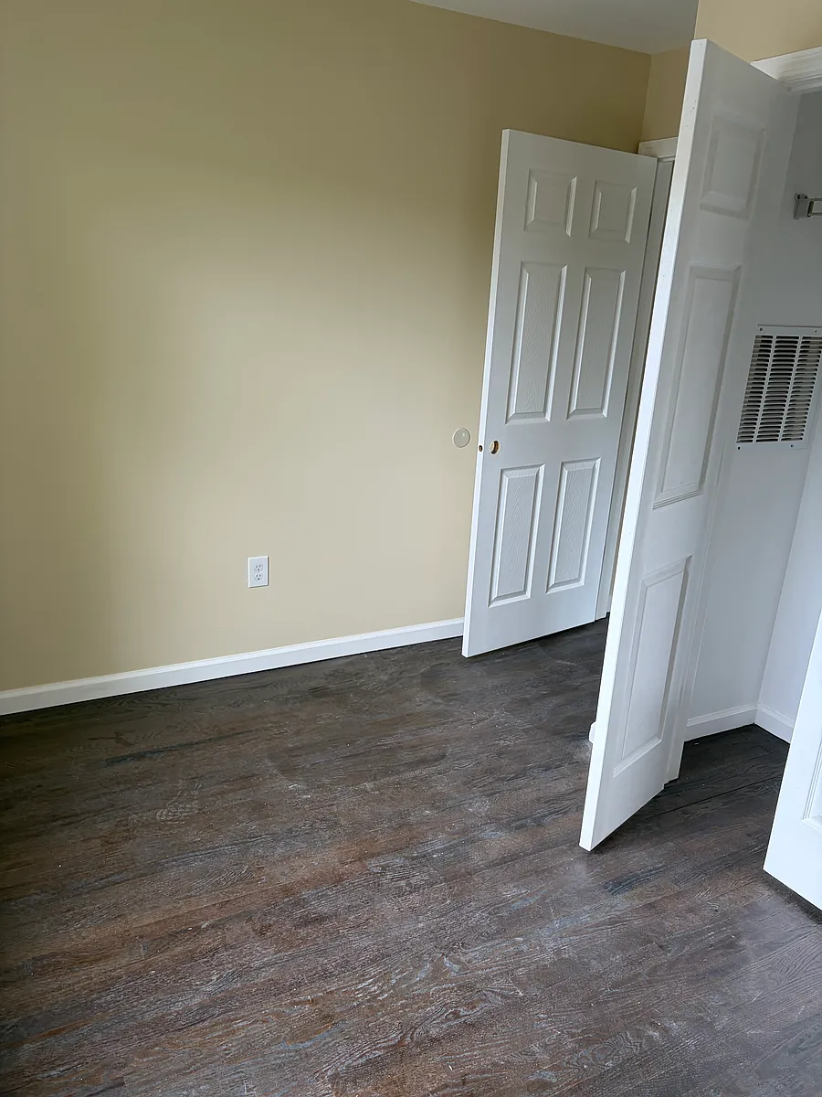 Building Photo - 265 York Ave #2