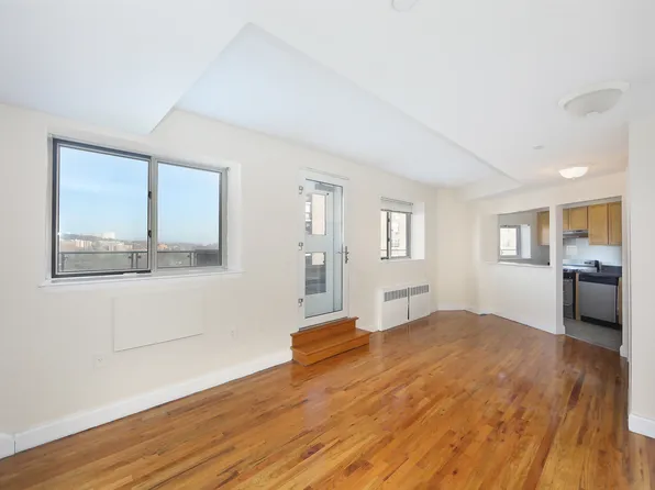 3880 Orloff Avenue image 3 of 11