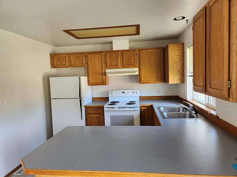 501 Jamie Dr — Photo 3