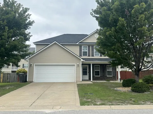 3571 S Peak Dr, Fayetteville, NC 28306