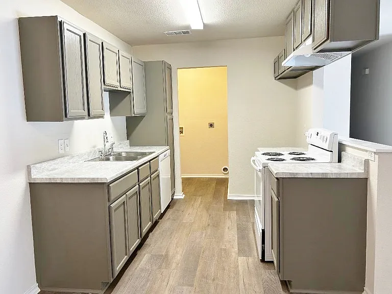 8164 Marydean Ave — Photo 6