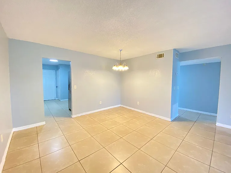 605 Northlake Blvd #63 — Photo 4