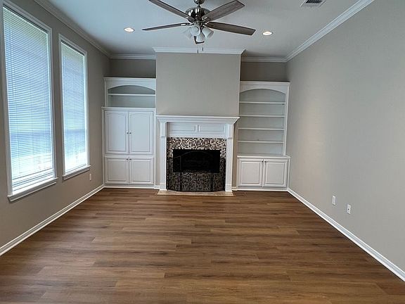 4th image of 109 E Chapman Rd