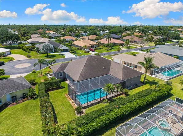2035 Castle Garden LN, NAPLES, FL 34110