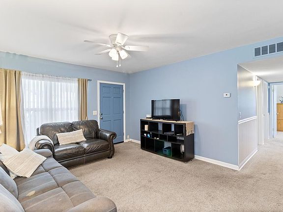 3rd image of 3014 Venice Way