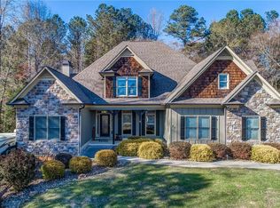 30 Spring Lake Trl, White, GA 30184