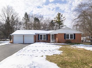 88 Coachman Dr, Penfield, NY 14526
