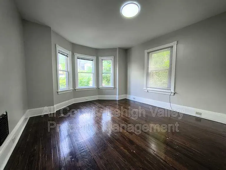 714 Atlantic St — Photo 6
