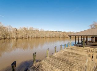 20905 Henry Rd, Springfield, LA 70462