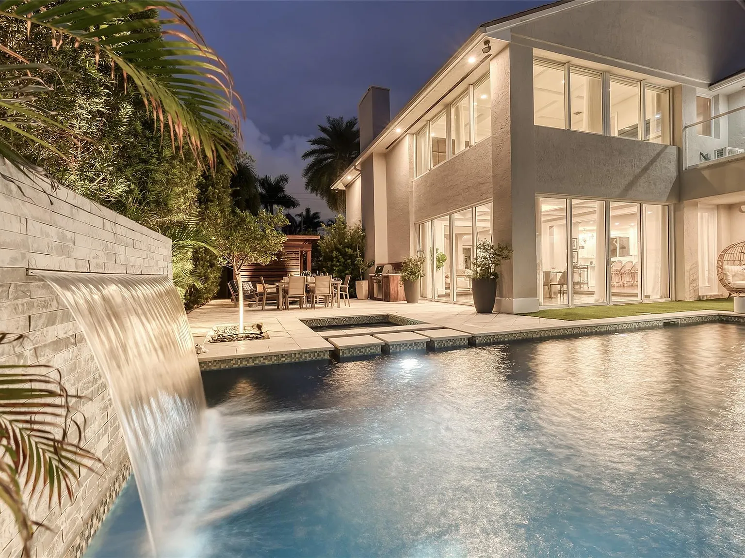 4 bed, 4.5 bath, 3713 sqft, $25,000 — Photo 1
