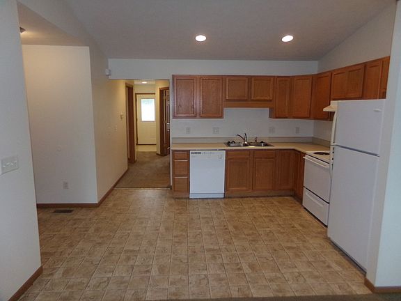 5th image of 106-B Brookside Dr